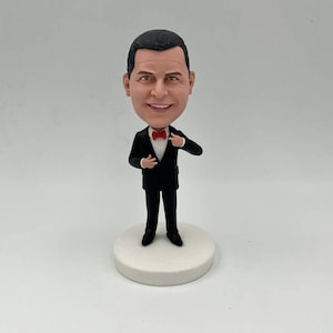 Custom Bobblehead Gift: Personalized Polymer Clay Cake Topper