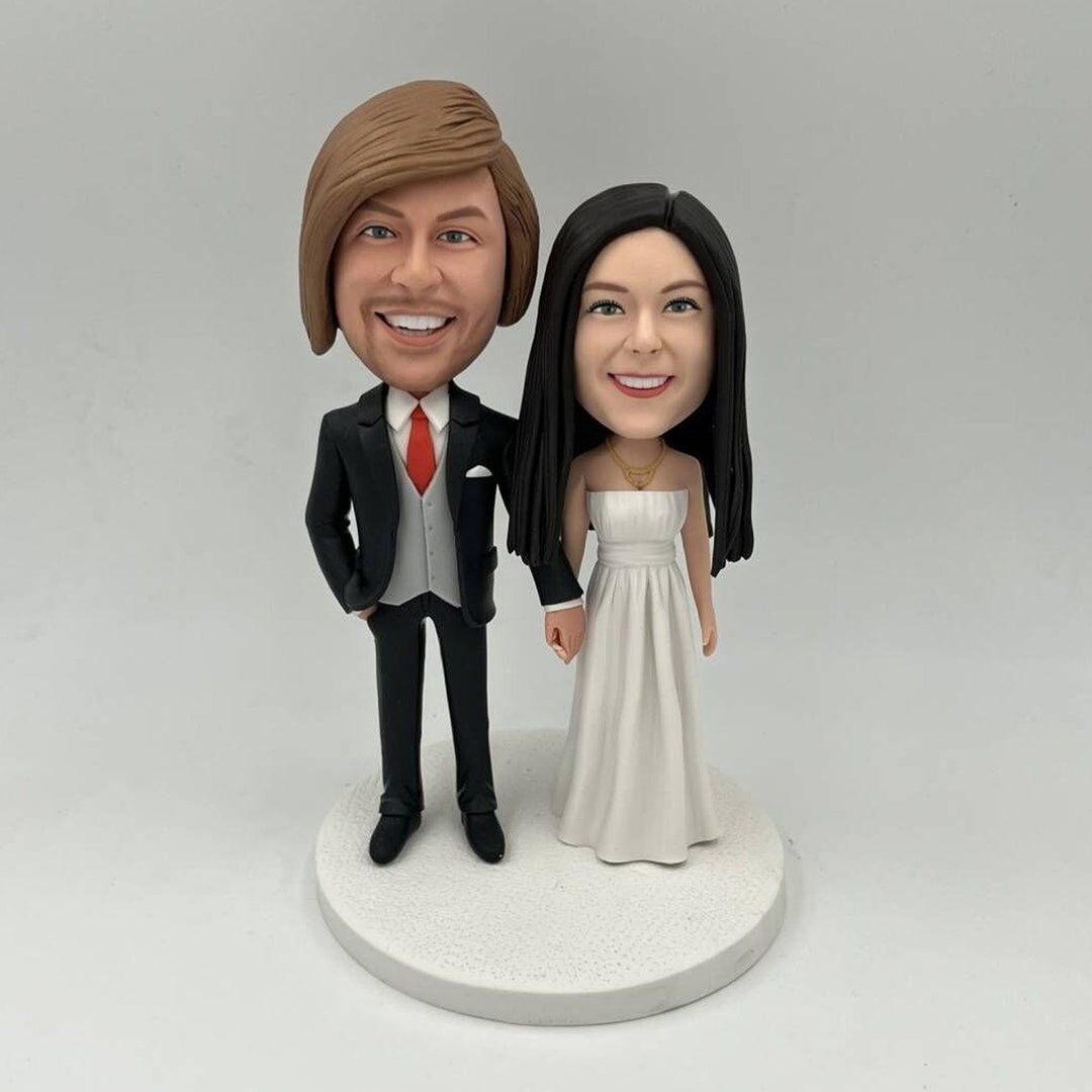 Custom Couple Bobbleheads With Pets - Personalized Figurines From Your Photos With High Similarity