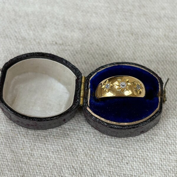 Vintage 18ct Gold Diamond Gypsy Ring With Antique Ring Box