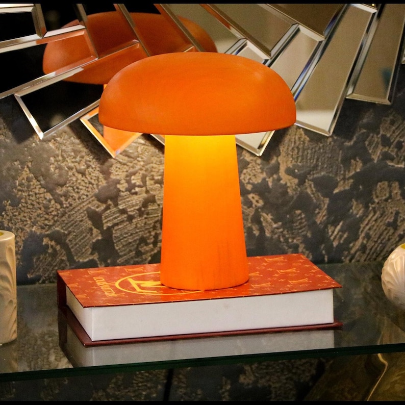 Lámpara de madera de tilo naranja hecha a mano con forma de hongo, luz de noche de escritorio