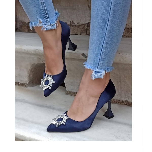 Chaussure de mariage bleu marine, chaussure Hennanight, chaussure de mariée, Stiletto bleu marine en satin, chaussure de mariée en satin, talon bleu marine, chaussure en pierre, chaussure de mariage en pierre