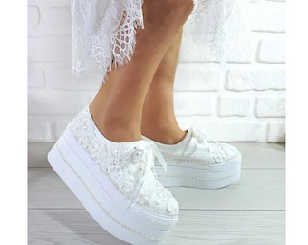 Tênis plataforma de noiva com renda branca, sapatos de salto anabela para casamento