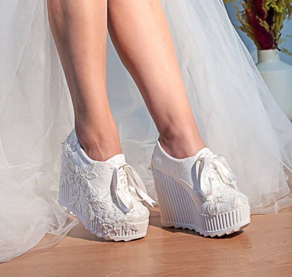 Talons compenses de mariee blanche baskets compensees pour femmes chaussures de mariee de sport chaussures de mariage chaussures a talons compenses compensees de mariee blanches talons compenses de ma...