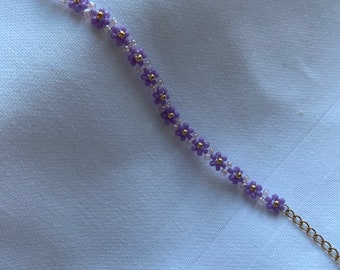 Lilac beaded bracelet / lilac / purple beaded daisy bracelet / flowers bracelet / Daisy bracelet / for her