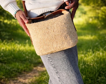 Summer raffia shoulder bag, crocheted raffia bag for women, handbag gift idea for mom, casual bag for travel, vacation, beach, outings
