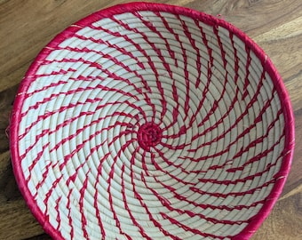 Table decoration basket, decorative basket, interior decoration basket, storage basket, bedroom/kitchen decoration basket, decorative basket