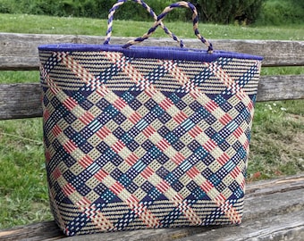 Straw basket, gift basket, beach bag, raffia basket, straw bag, straw tote, summer tote, gift basket for mom, straw basket for women