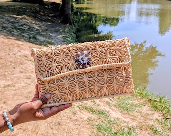 Raffia pouch, summer pouch, crochet raffia bag, women's raffia pouch, handmade gift, unique handcrafted gift wallet.