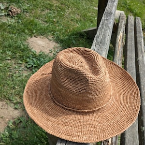 Raffiahatt, stråhatt, sommarhatt, virkad mössa för kvinnor, herrhatt, unisexhatt, handgjord hatt, present till män, present