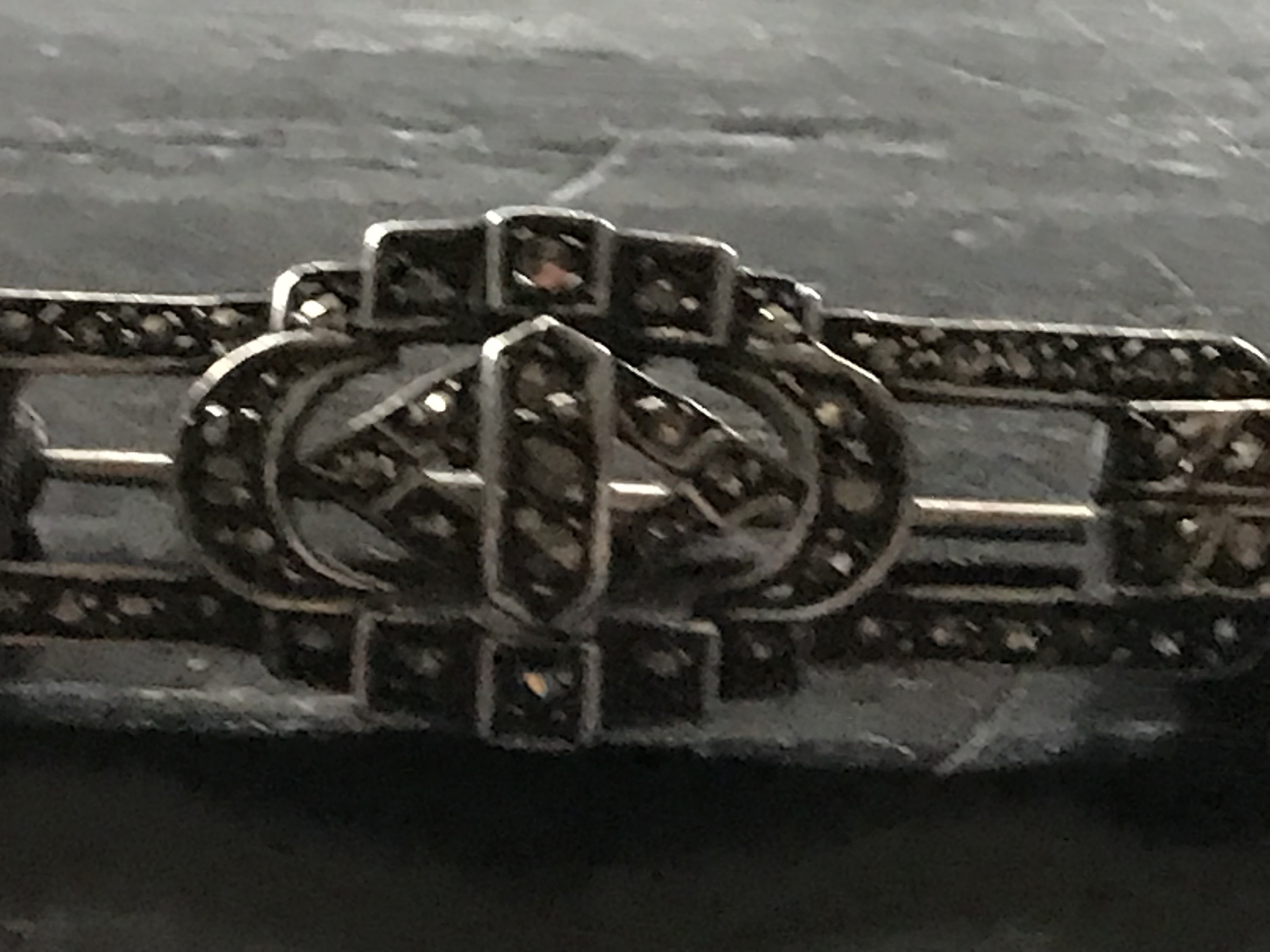 Broche Ancienne Argentée Avec Marcassites - Style Années 1930 - Bijou Vintage Occasion