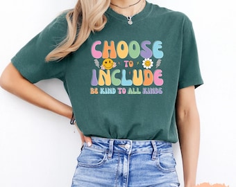 Choisissez d'inclure un t-shirt Soyez gentil avec tous pour sensibiliser à l'autisme