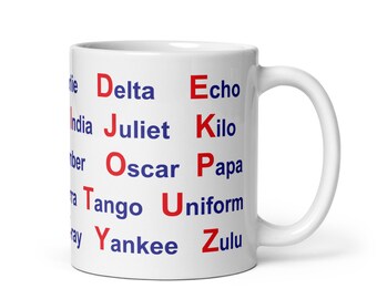 Taza blanca brillante Alfabeto fonético de la OTAN