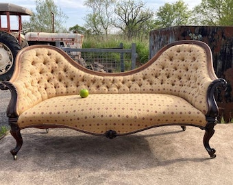 A Fine Victorian Country House Chaise Sofa