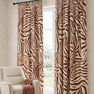 Bruine gordijnen met zebraprint, moderne gordijnen met dierenprint, raambekleding op maat