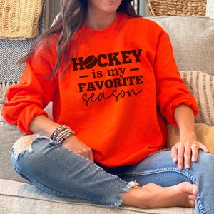 Hockey is mijn favoriete seizoen Gildan 18000, Hockey Crewneck, Hockey Sweatshirt, Game Day Sweater, Hockey Life, Hockey Sweatshirt, Crewneck