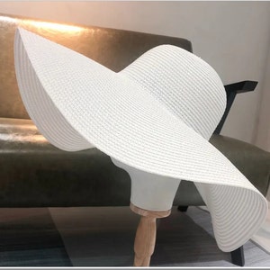 Fashion Large Hat Wide Brim Sun Hat Beach Anti-UV Sun Protection Foldable  Stage Cap Cover Body Straw Hat