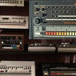 Roland DRUM Sounds Kit Vintage Drum Machine Beispiele Retro 80er 90er Jahre Linn Drums .wav Maschine LOGIC FL Studio MPC