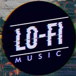 Puede incluir: Un círculo negro con un contorno blanco y el texto "LO-FI MUSIC" en blanco con un efecto de glitch.