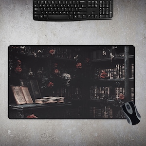 Gothic Schreibtischmatte, Dark Academia Schädel Mauspad für Halloween, gruseliges Arbeitsaccessoires, Witchy Goth Schreibtischunterlage, Halloween Schreibtisch Tischdeko
