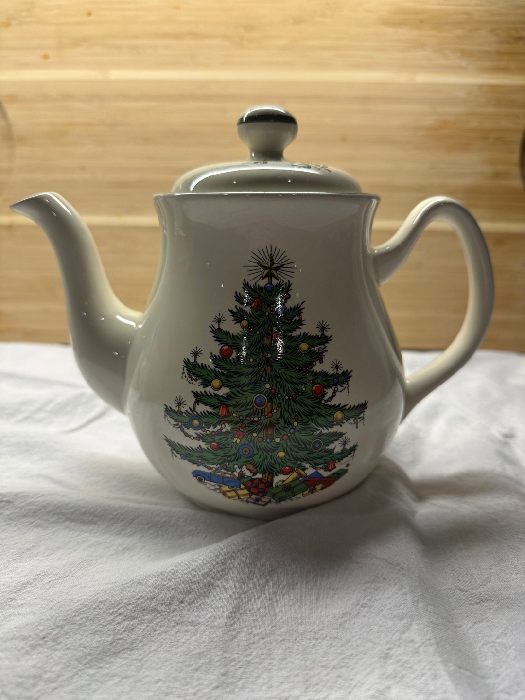 Vintage Cuthbertson Christmas Tea Pot Etsy