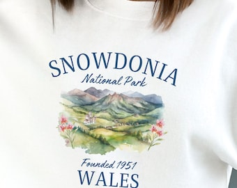Snowdonia Sweater, Unisex Snowdonia National Park Sweatshirt, Snowdonia Gift, Wales Vacation, Hiking Gift, Snowdonia Travel Souvenir