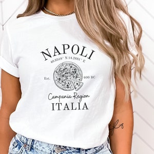 Napoli Shirt • Graphic Tee • Neapolitan Pizza • Unisex Softstyle T-Shirt • Italy TShirt • Naples Italy Travel Gift