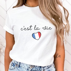 C&#39;est La Vie Shirt, Cute French TShirt, French Flag, Minimalistic T-Shirt, Unisex Softstyle Tee, Gift for French, Trendy French Clothes
