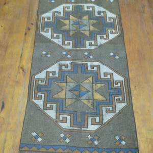 Small Vintage Oushak Rug: 2.4x4.4ft Handwoven Wool Turkish Rug