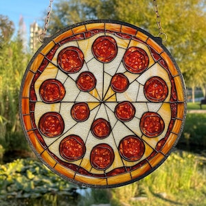 Pepperoni pizza gebrandschilderd glas, raam hangend decor, keuken Suncatcher decor, Italiaans eten Suncatcher, bar kar decor, pizzaliefhebber cadeau