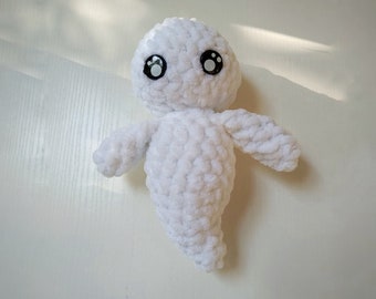 Ghost plushie amigurumi