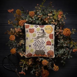 Salem Mini Moon- Plum Street Samplers