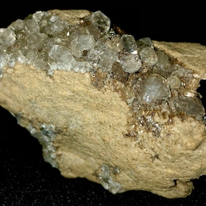 Quartz with dolomite, clear and pure crystals