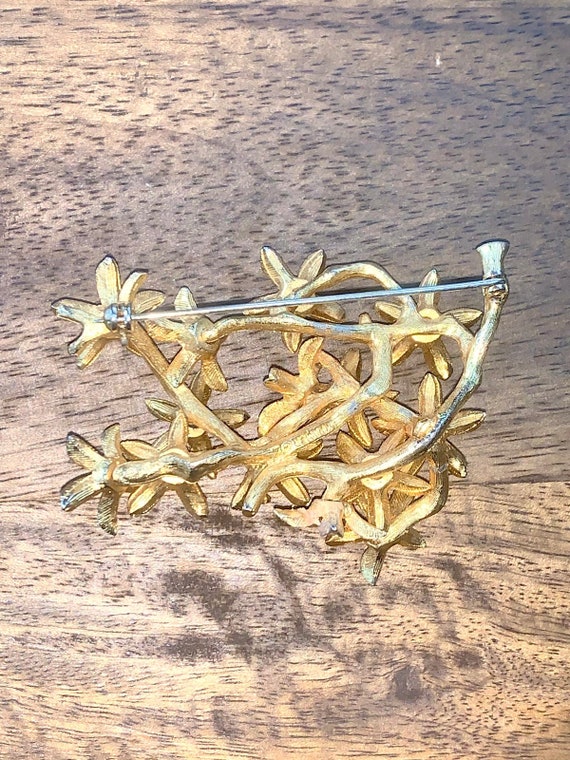 Vintage Signed Kramer Gold Tone Flower Cluster Vi… - image 5