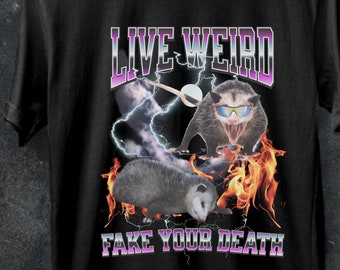 Funny Opossum T-Shirt: Live Weird Fake Your Death, Retro Animal Tee