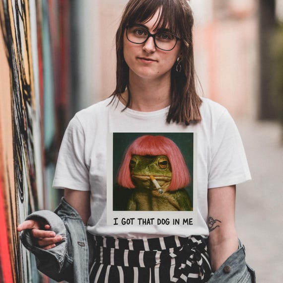 Stylish Funny Frog Meme Shirt – Pink Wig Frog Smoking Cigarette – “I Got That Dog In Me” Vintage Aesthetic Tee.