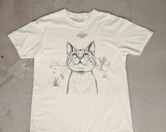 Vintage UFO Cowboy Cat T-Shirt: Retro Western Graphic Tee