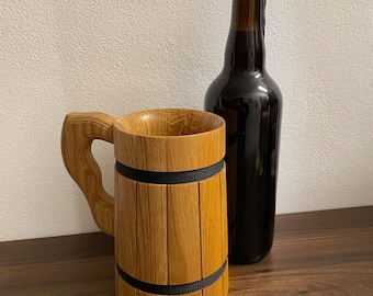 Rustikaler Bierkrug aus Eichenholz 0,5 Liter - Holzkrug / Geschenk für Männer UND Frauen, generell Bierliebhaber