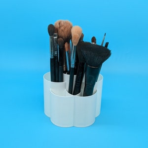 Chanel's Makeup Brush Set, Reviewed