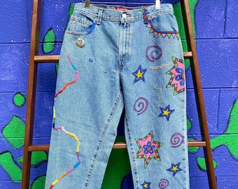 Tripp's Store: Bespoke painted and stitched Levi's 550 jeans // 10 M // Colorful stitched and painted one of a kind Levi's cotton jeans