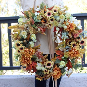 Holiday Fall wreath, Large Beautiful Fall wreath for front door, Autumn wreath, Thanksgiving wreath, Fall floral accent door.