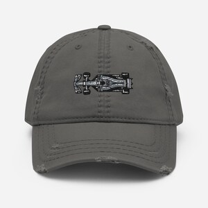 メルセデスカーのダメージ加工ダッドハット