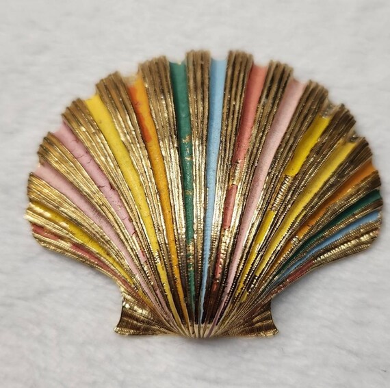 Vintage seashell brooch Gem