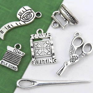 6 i LOVE TO QUILT charms, antique silver sewing charm collection