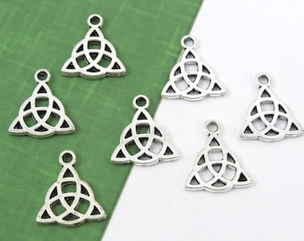 20 TRIQUETRA CELTIC KNOT charms, antique silver wiccan charm set, 17x15mm