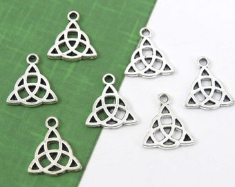 6 TRIQUETRA CELTIC KNOT charms, antique silver wiccan charm set, 17x15mm