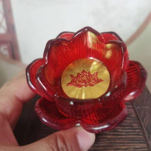 Röd glas gyllene lotuslampa bordsljusstake Buddha ghee ljuslampa, Buddha Yoga kristall ljusstake Lotus meditation heminredning yu3331