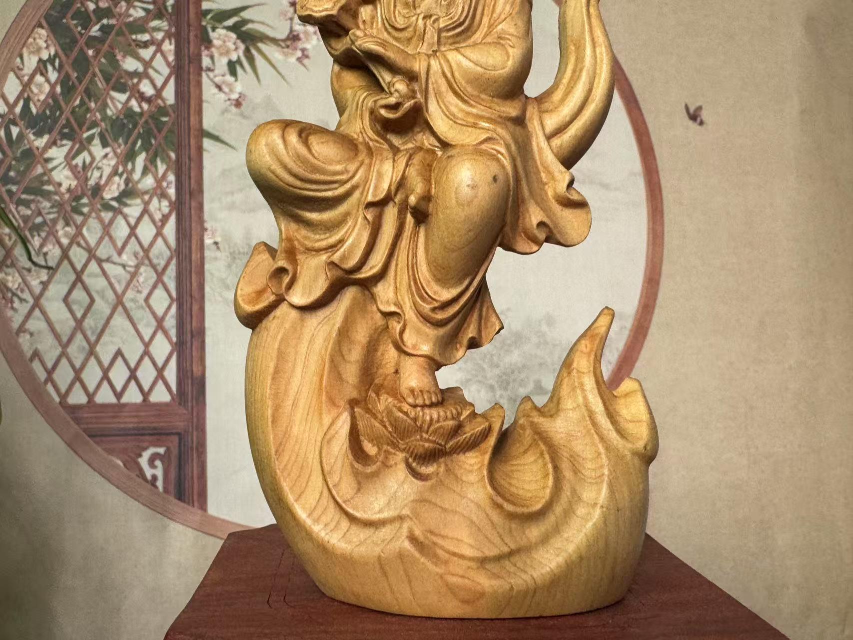 木製神像 彫刻 木彫りの観音菩薩像、瞑想、禅の装飾、無垢材のヒノキ彫刻、富の神