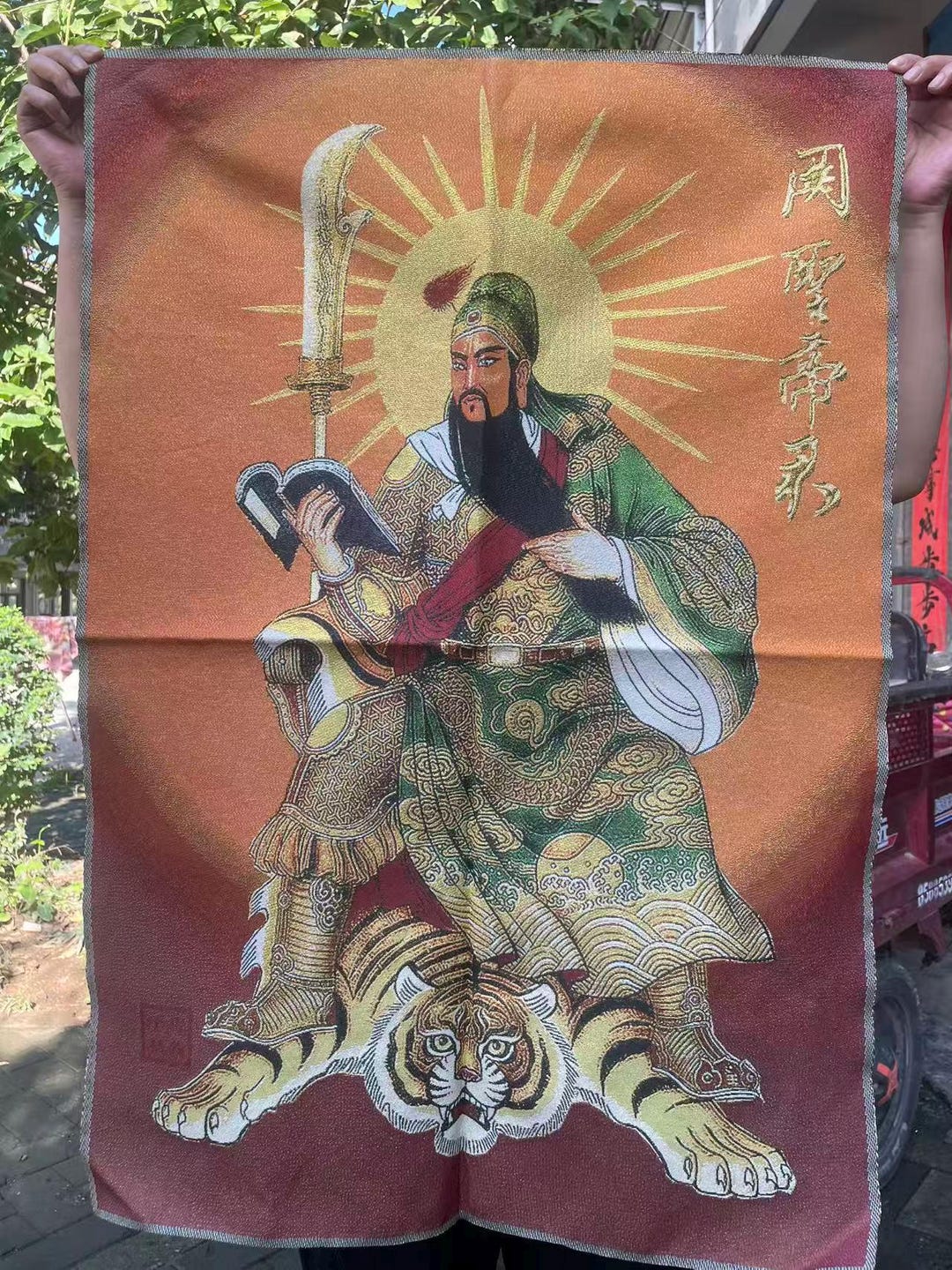 チベット仏教の精巧な布シルクの関羽の絵画タンカ、関羽の戦士、財運の