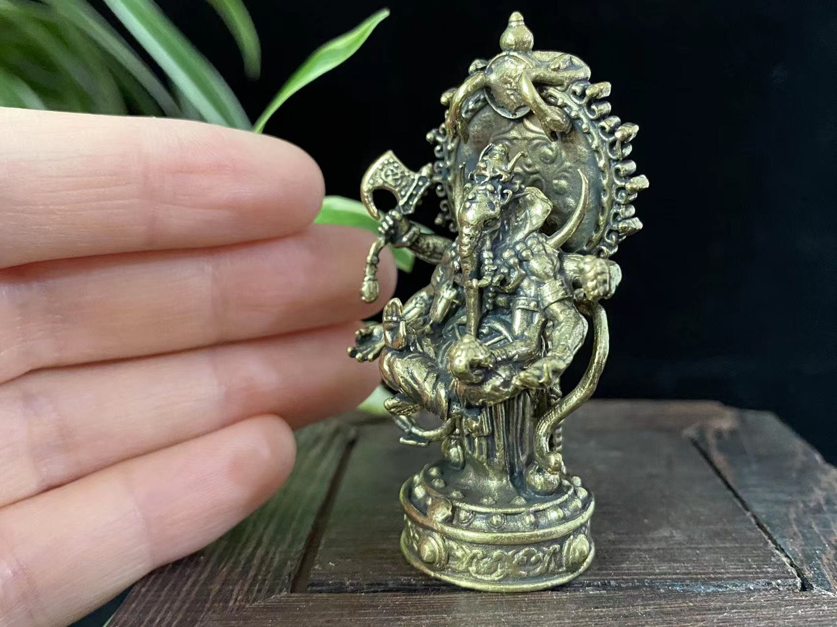 チベット銅象神像富と幸運の置物仏教寺院の装飾瞑想、仏像ホーム