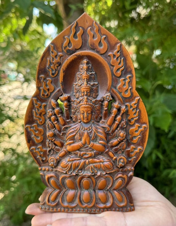 古いヴィンテージ木彫り千手観音菩薩観音仏、チベット ntique ツゲの観